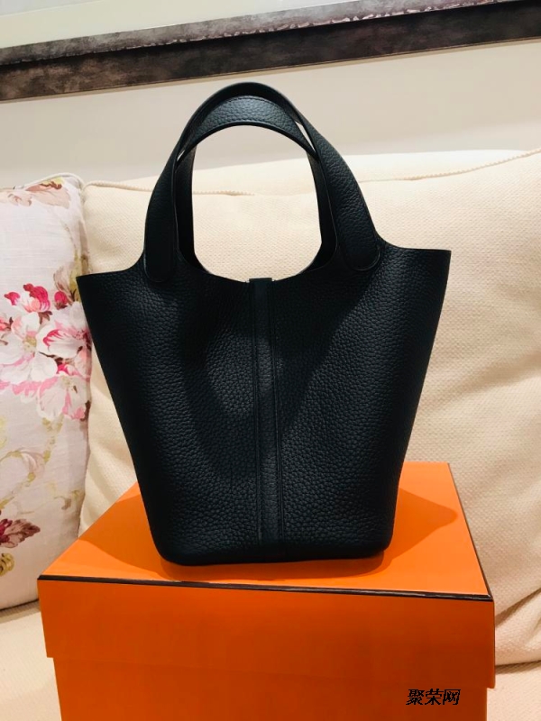 二手奢侈品女包回收——让你的奢华价值最大化