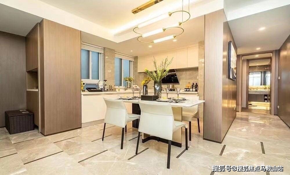 名牌二手包店:让奢华触手可及,品质与品位的完美融合
