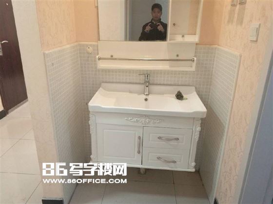 上海二手包回收:轻松变现,时尚永续