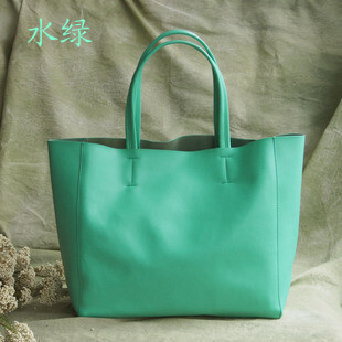 高仿女包批发厂家在哪里?一站式购物体验等你来